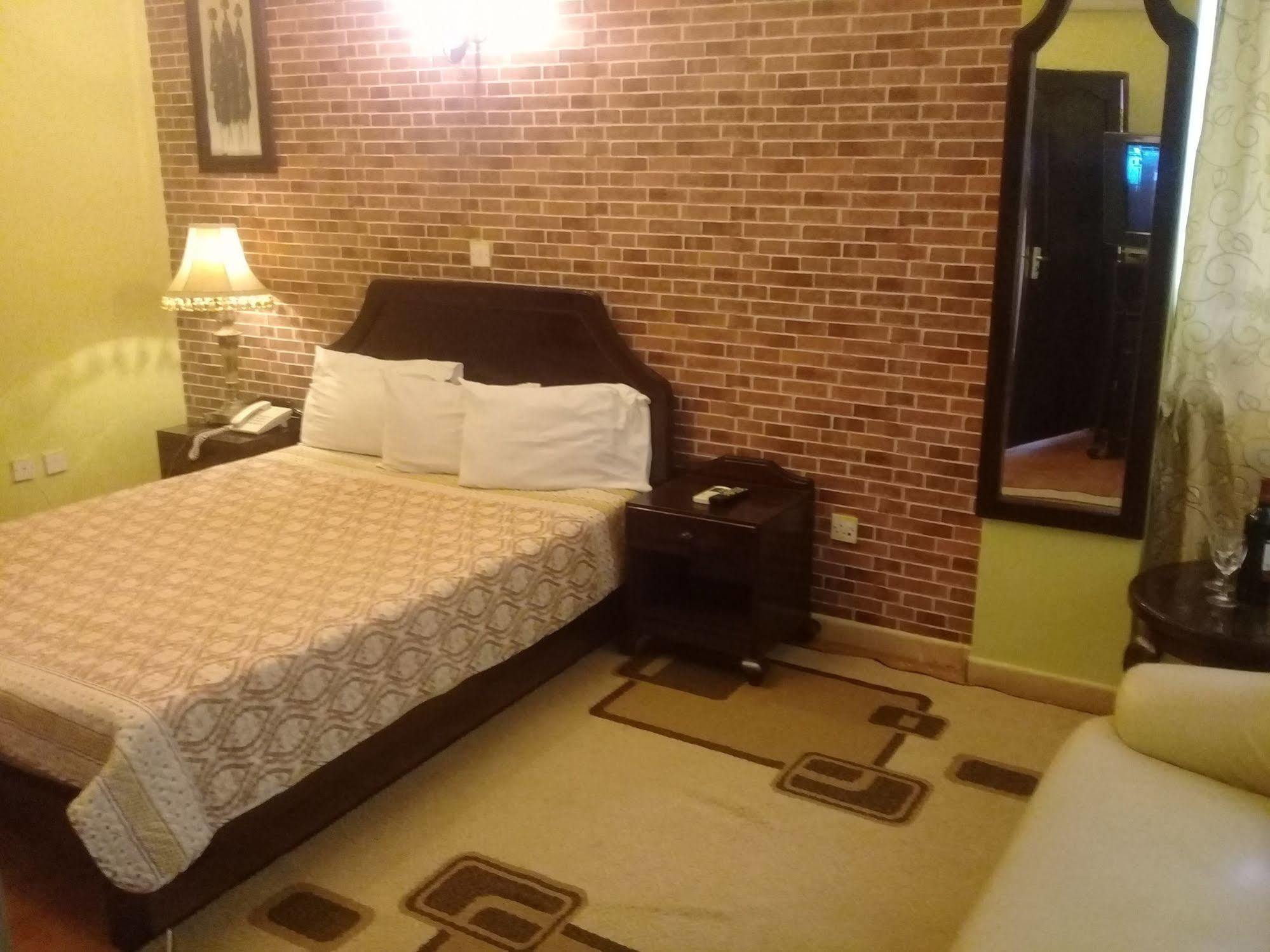 Osy Grand Hotel Moshi Kilimanjaro Tanzania מראה חיצוני תמונה