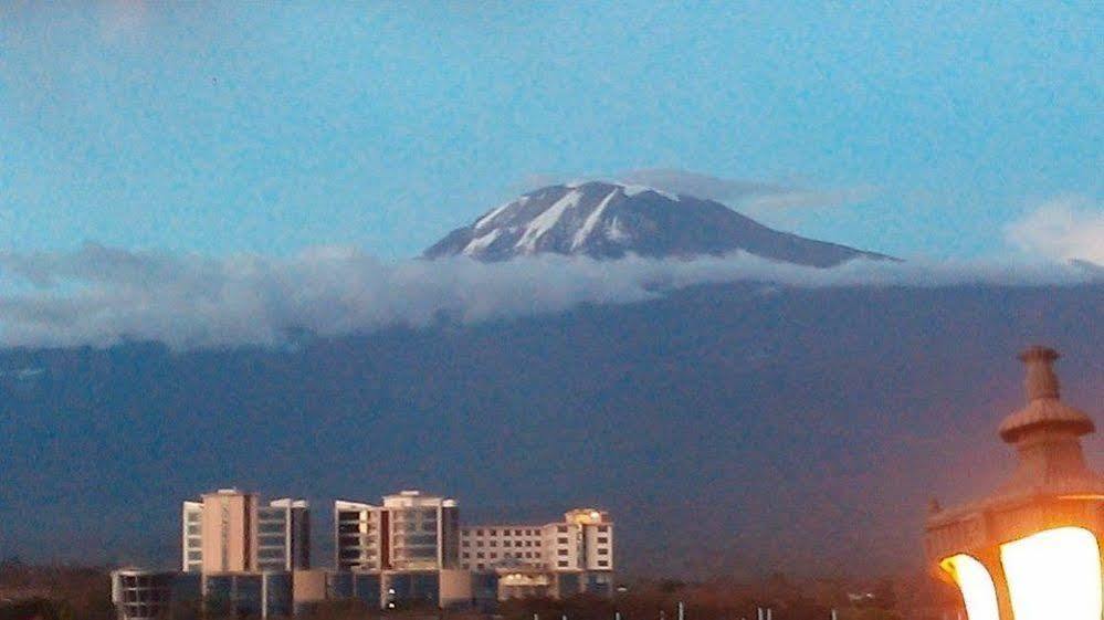 Osy Grand Hotel Moshi Kilimanjaro Tanzania מראה חיצוני תמונה